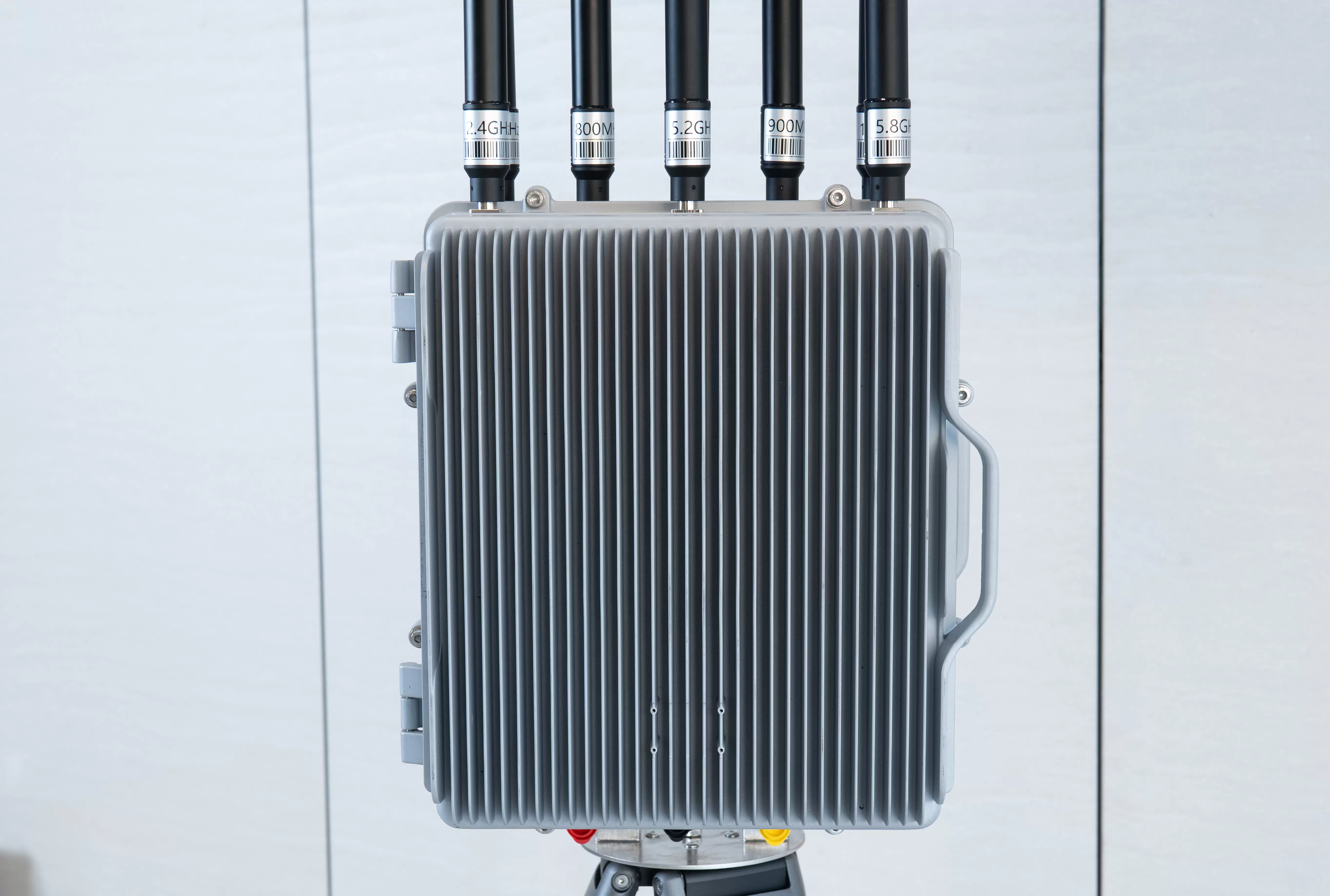 DR200-AB(c) Équipement intégré de détection, de brouillage et d'usurpation de drones fixes