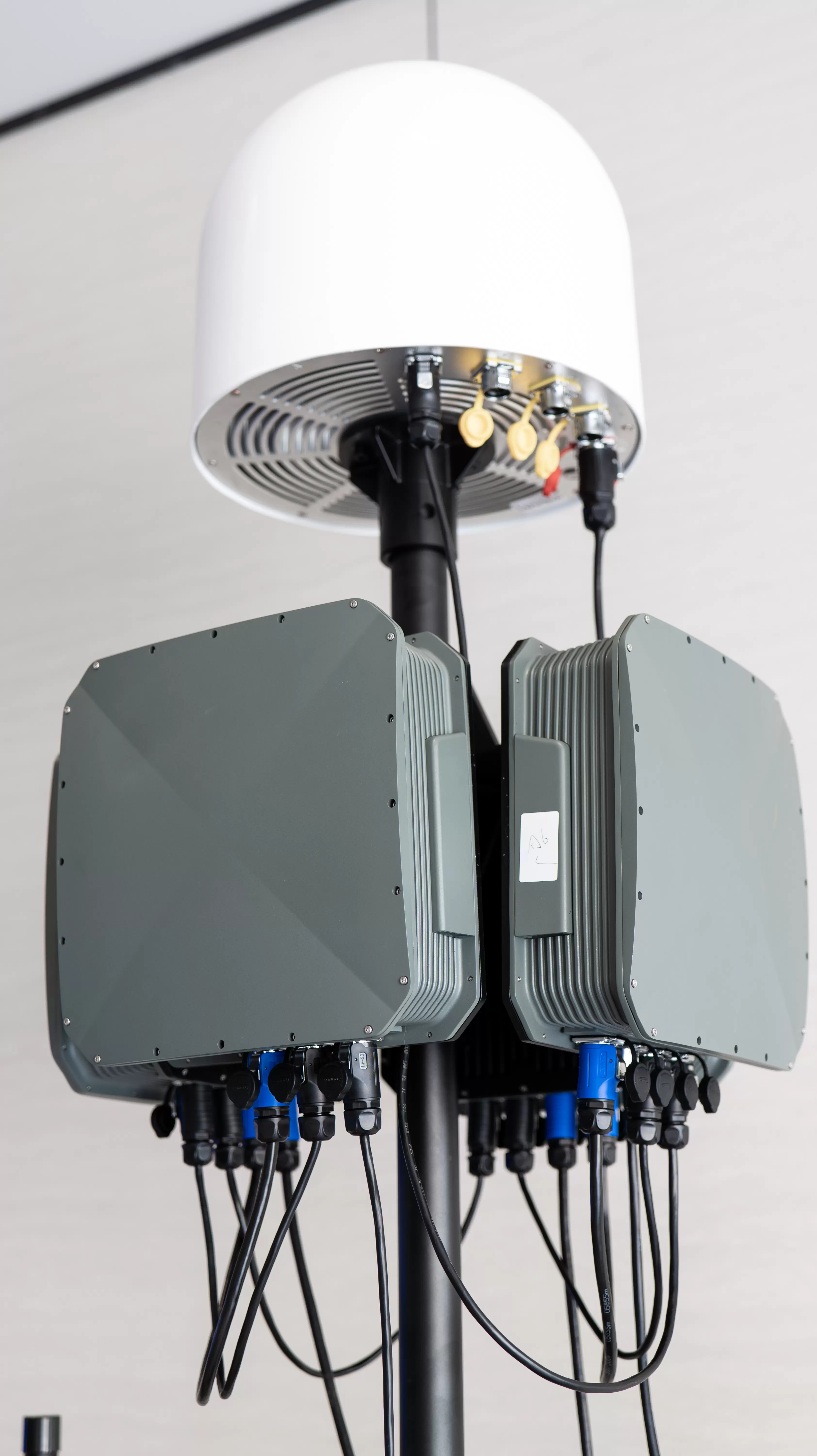 Dispositif fixe de détection et de brouillage de drones DR200-C